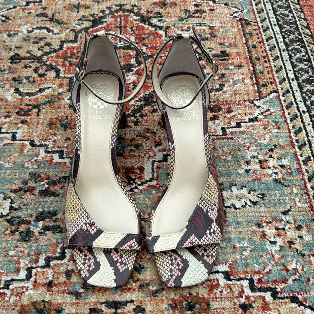 Vince Camuto Sandals